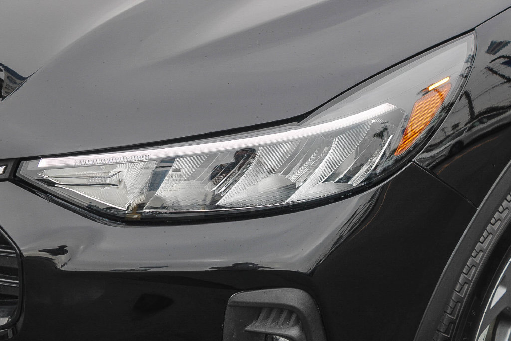 Certified 2025 Ford Escape ST-Line Select AWD/4WD image 13