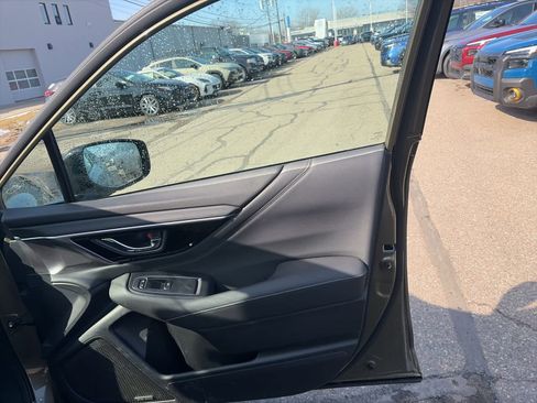 Used 2025 Subaru Outback Limited image 16