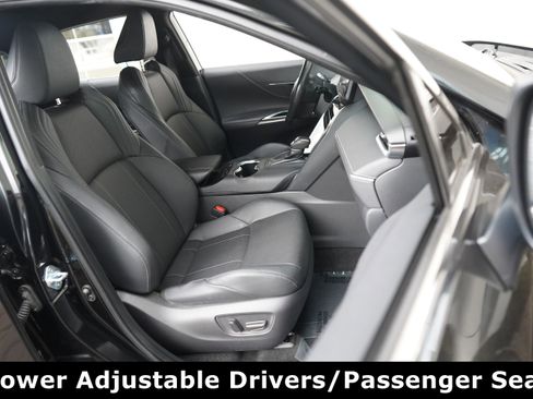 Used 2022 Toyota Venza Limited image 25