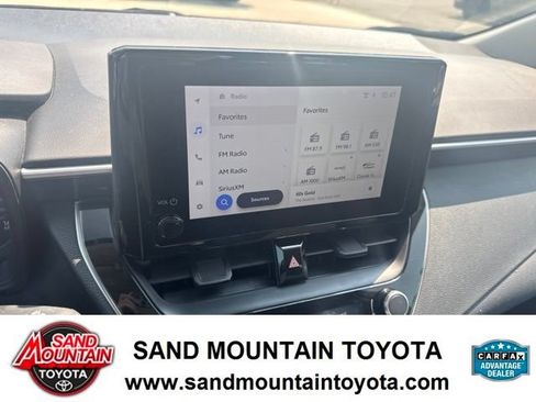 Used 2025 Toyota Corolla LE FWD image 21