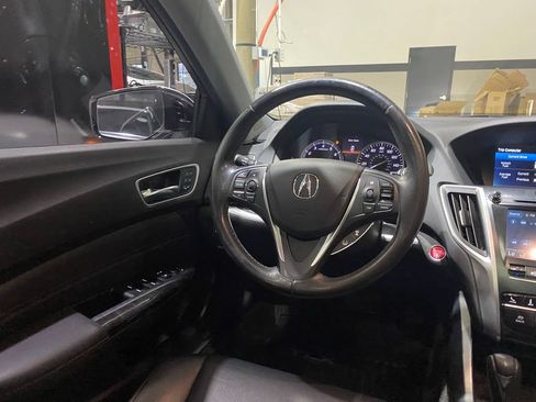 Used 2018 Acura TLX FWD image 3