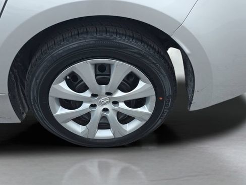 Used 2022 Toyota Corolla LE FWD image 25
