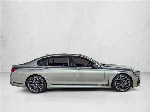 Used 2020 BMW 740i w/ M Sport Package image 4
