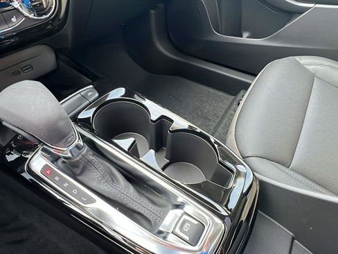 New 2026 Chevrolet Trax ACTIV w/ Sunroof Package FWD image 24