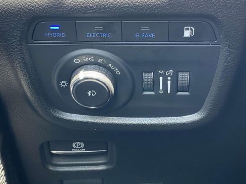 Used 2024 Jeep Grand Cherokee Limited 4xe image 29