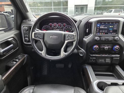 Used 2020 Chevrolet Silverado 1500 RST AWD/4WD image 16