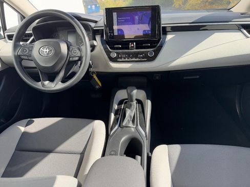Used 2025 Toyota Corolla LE image 11