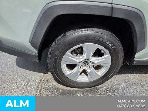 Used 2019 Toyota RAV4 XLE w/ Convenience Package FWD image 16