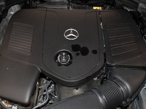 Used 2023 Mercedes-Benz GLC 300 4MATIC w/ AMG Line image 4