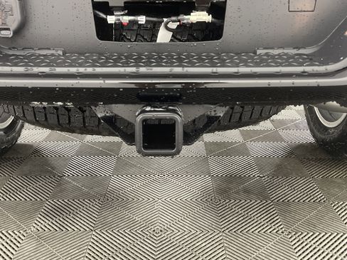 New 2025 GMC Canyon Elevation w/ Convenience Package image 7