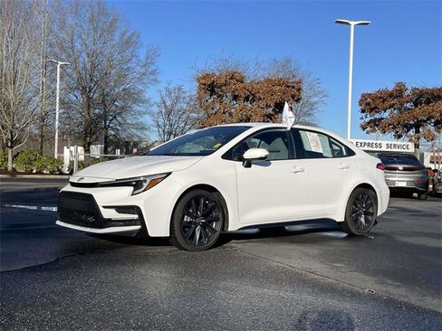 Certified 2024 Toyota Corolla SE image 1