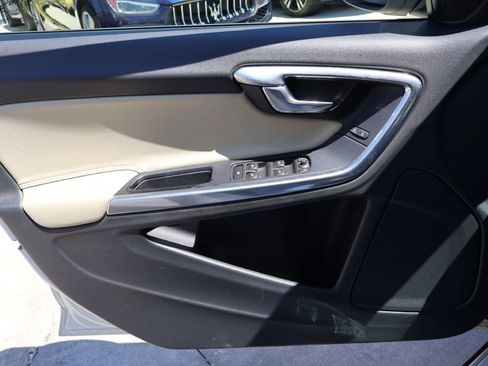 Used 2017 Volvo S60 T5 Dynamic FWD image 30