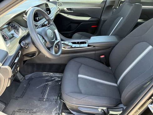 Used 2023 Hyundai Sonata SE w/ Cargo Package image 13