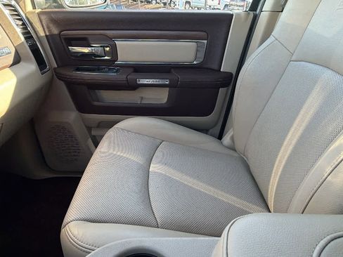 Used 2016 RAM 1500 Laramie w/ Convenience Group image 12