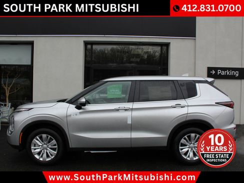 New 2026 Mitsubishi Outlander ES image 1