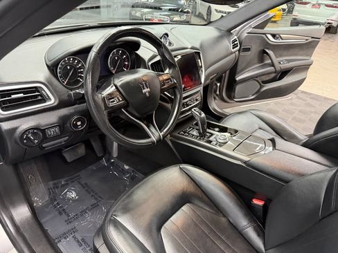 Used 2021 Maserati Ghibli RWD image 35