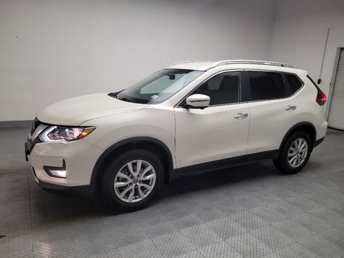 Used 2018 Nissan Rogue SV w/ Premium Package AWD/4WD image 2