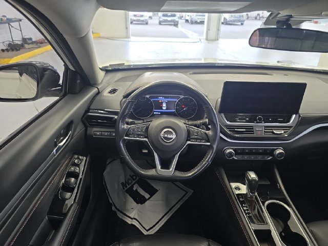 Used 2023 Nissan Altima 2.5 SR w/ SR Premium Package FWD image 12
