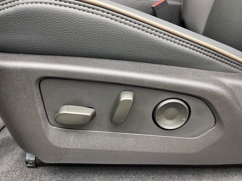 New 2026 GMC Canyon Denali image 12