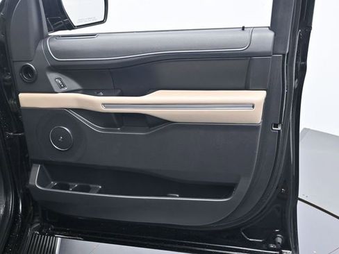 Used 2023 Ford Expedition Max Limited image 31