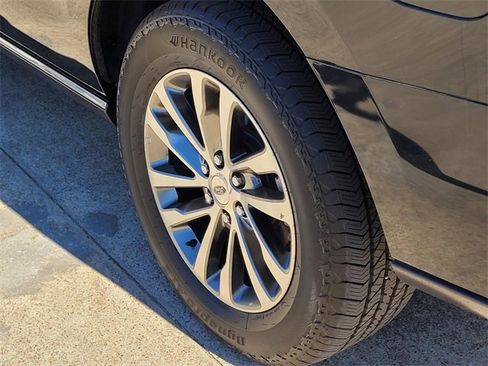 Used 2018 Ford Expedition Limited w/ Equipment Group 301A image 7