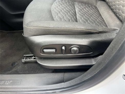 Used 2019 Chevrolet Equinox LT image 29