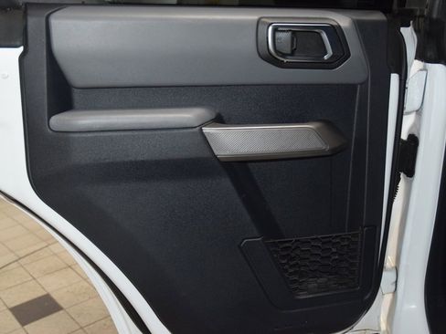 Used 2022 Ford Bronco Black Diamond w/ Sasquatch Package image 39