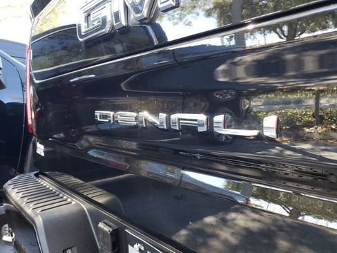 Used 2025 GMC Sierra 1500 Denali Ultimate image 8