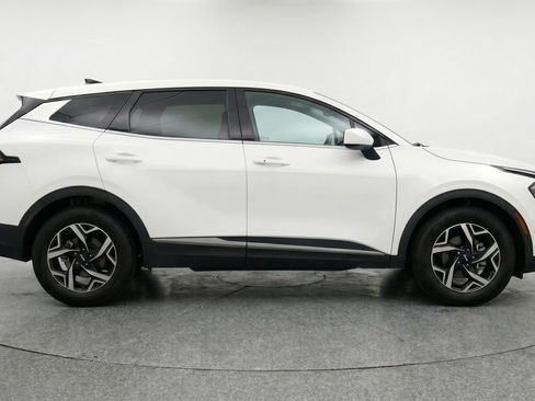 Used 2025 Kia Sportage LX image 11