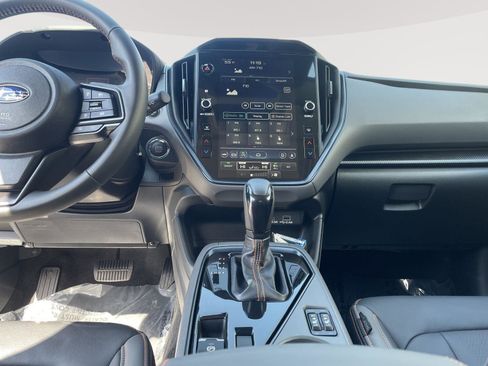 Used 2025 Subaru Crosstrek 2.5i Limited w/ Crosstrek Mirror Package image 16