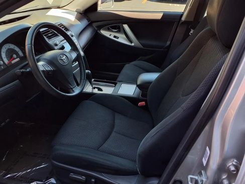 Used 2010 Toyota Camry XLE FWD image 13