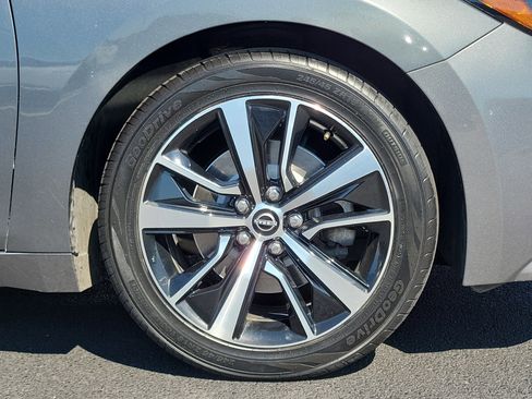 Certified 2023 Nissan Maxima SV w/ Floor Mat Group image 5