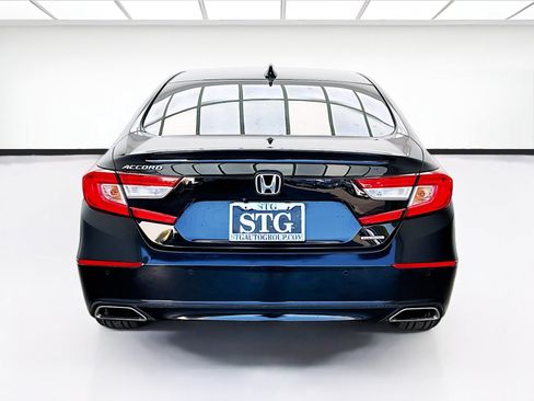 Used 2018 Honda Accord Touring image 5