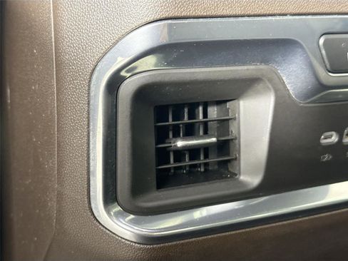 Used 2024 GMC Sierra 1500 SLT w/ SLT Premium Plus Package image 38