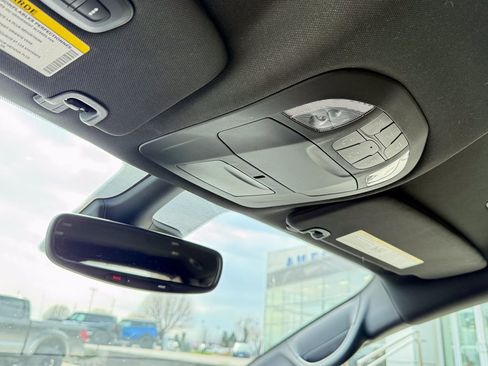 Used 2026 Chrysler Pacifica Select image 27