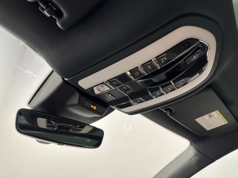 Certified 2026 Porsche Macan image 30