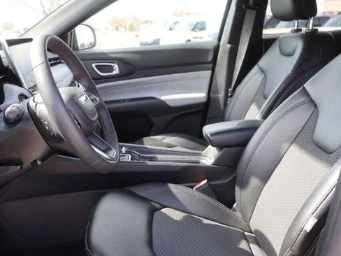 Used 2024 Jeep Compass Latitude w/ Convenience Group image 13