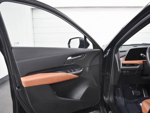 Used 2024 Cadillac XT4 Sport image 9