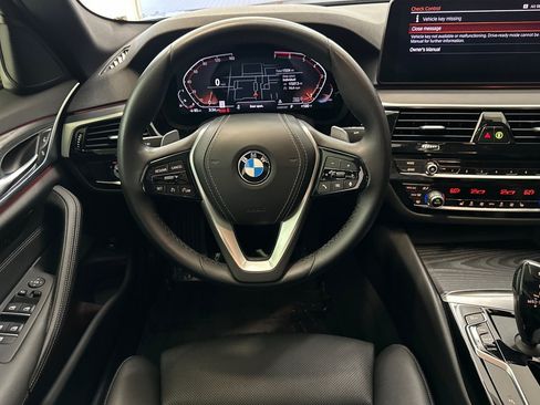 Used 2023 BMW 530i w/ Convenience Package RWD image 31