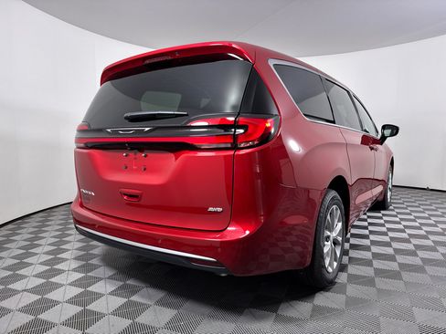 New 2027 Chrysler Pacifica Select AWD/4WD image 23