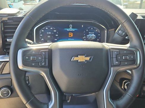 Used 2025 Chevrolet Silverado 1500 LT w/ Convenience Package II RWD image 11