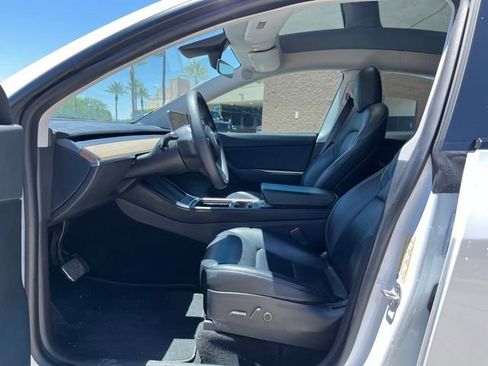 Used 2021 Tesla Model Y Long Range AWD/4WD image 17