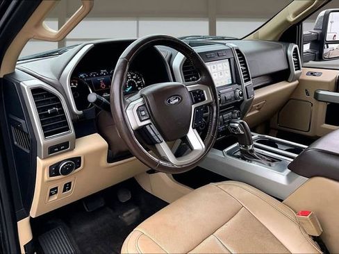 Used 2018 Ford F150 Lariat w/ Equipment Group 502A Luxury AWD/4WD image 14