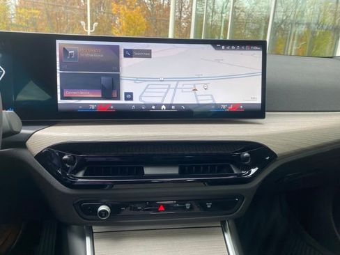 Used 2025 BMW 330i xDrive Sedan w/ Convenience Package image 13