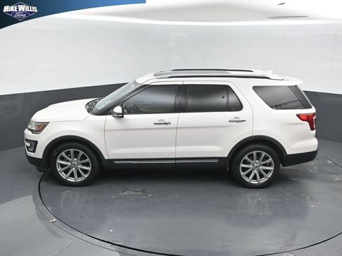 Used 2017 Ford Explorer Limited FWD image 12