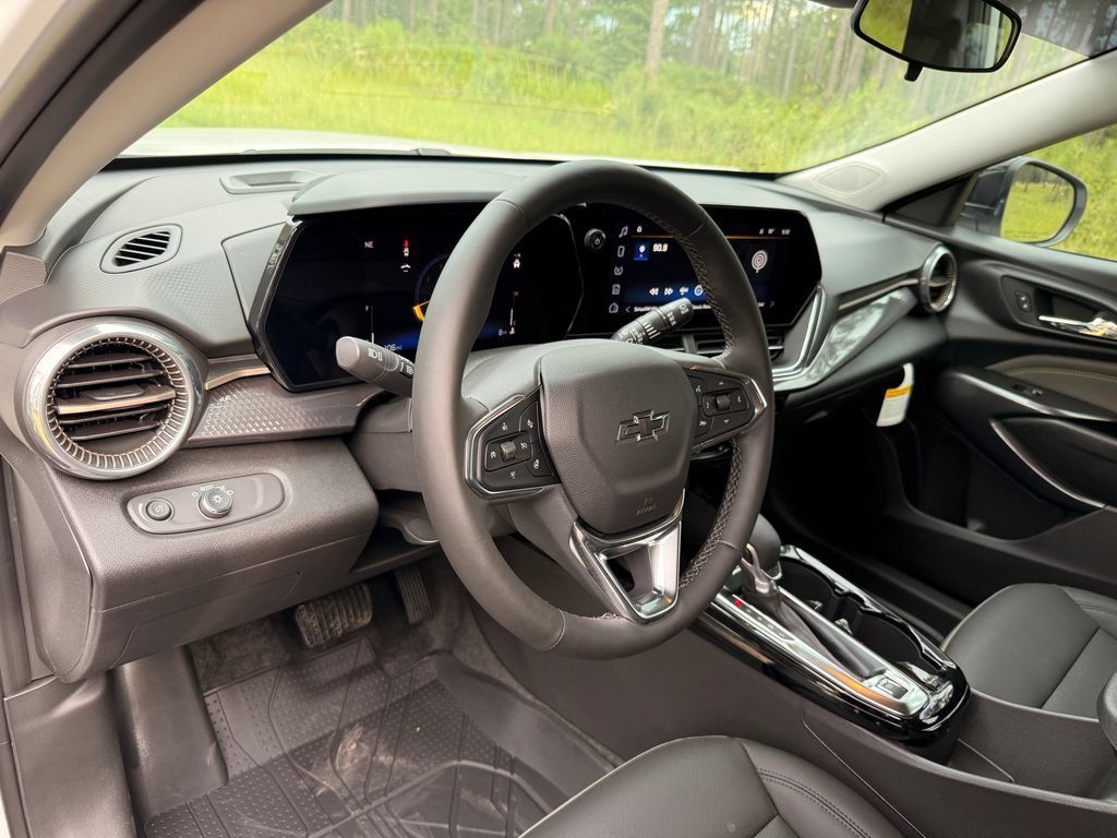 New 2026 Chevrolet Trax ACTIV w/ Driver Confidence Package FWD image 13