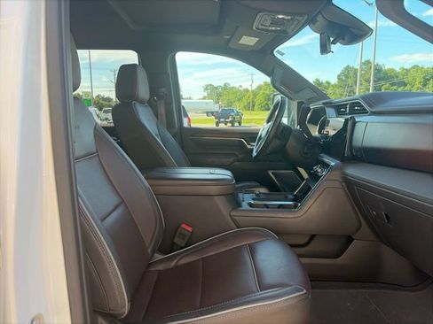 Used 2024 GMC Sierra 2500 Denali w/ Technology Package AWD/4WD image 18