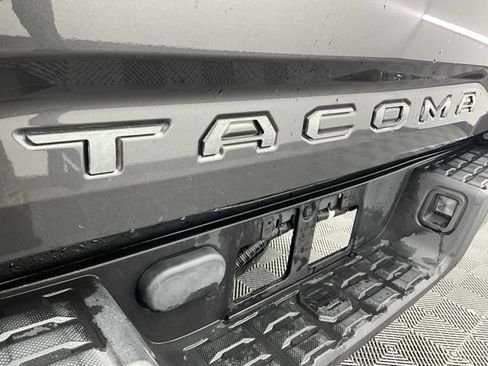 Used 2016 Toyota Tacoma SR5 image 21