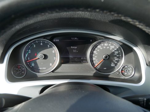 Used 2013 Volkswagen Touareg VR6 image 24