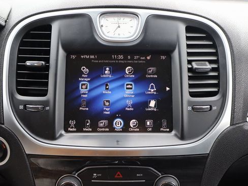 Used 2016 Chrysler 300 Limited image 10